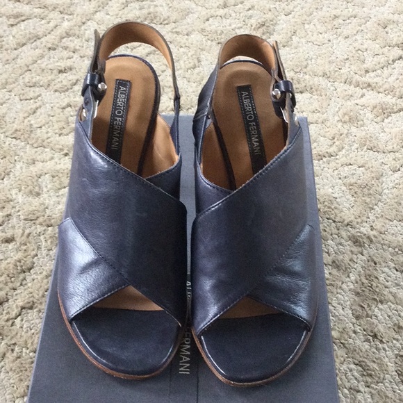 Alberto Fermani Navy Sandal - Picture 4 of 11